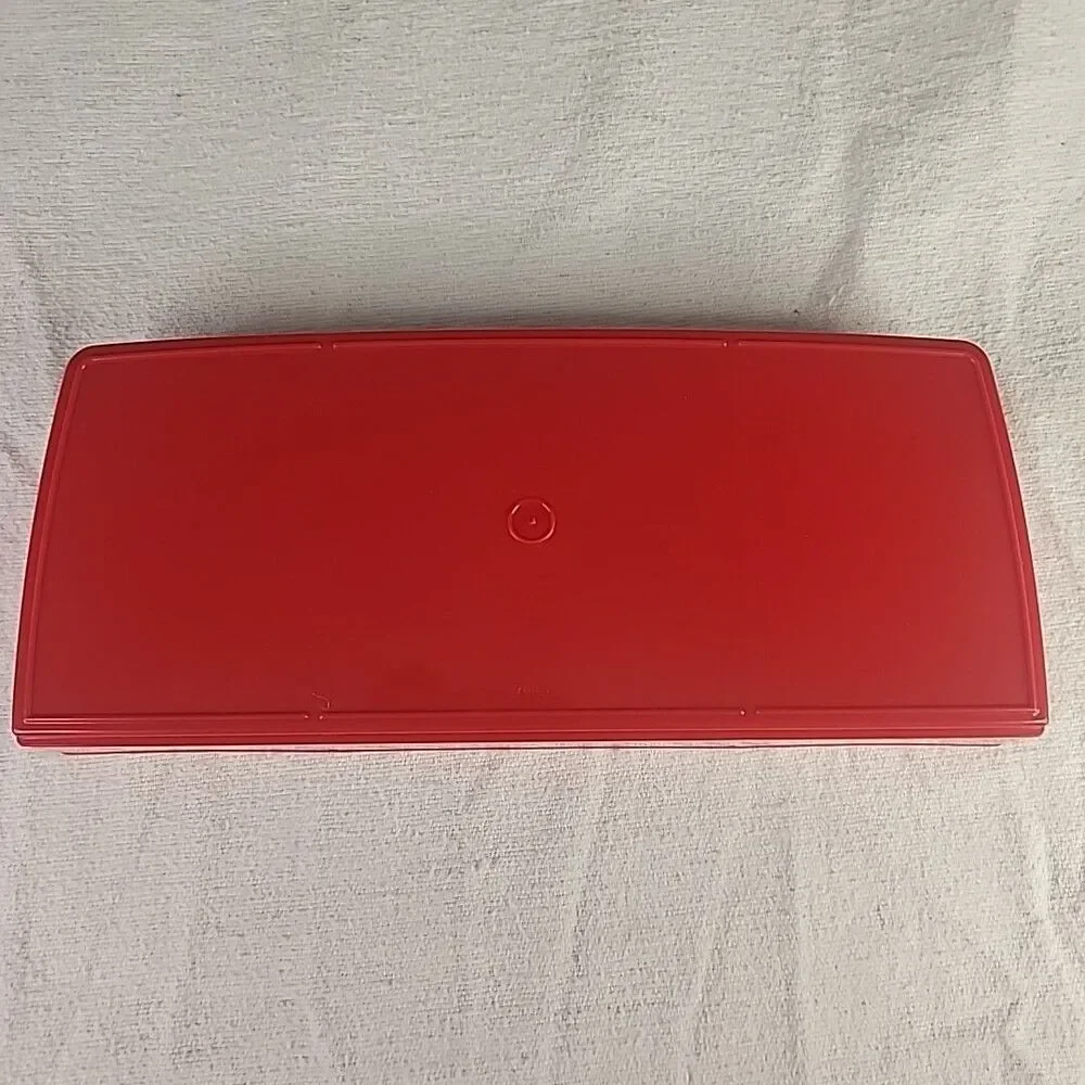 Tupperware container #767